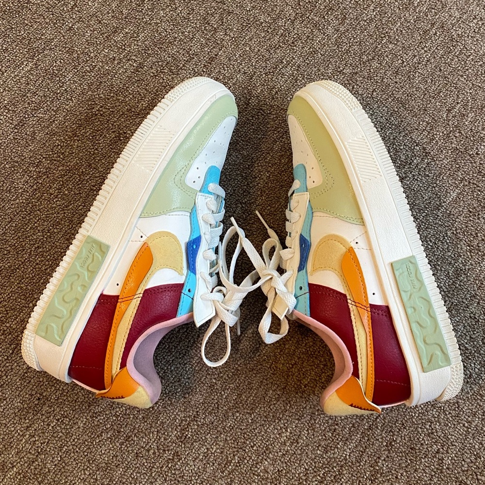 Women’s 8 NIKE Air Force 1 Fotanka (USED)